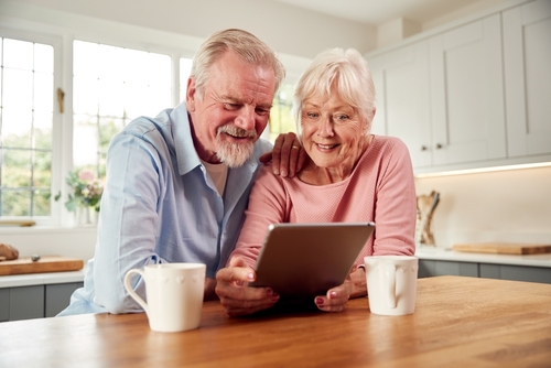 Best Career Tools for Seniors Looking for a Job
